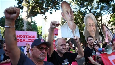 أهالي الرهائن الإسرائيليين يهددون نتنياهو بمسيرات ضخمة تهز البلاد