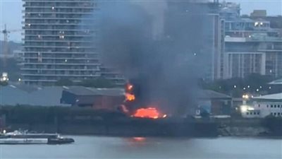 حريق هائل في مستودعات شرق لندن عقب سلسلة من الانفجارات 