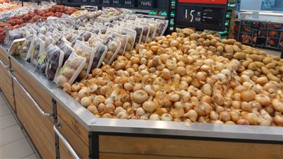 أسعار الخضراوات اليوم، انخفاض البطاطس والبصل في سوق العبور