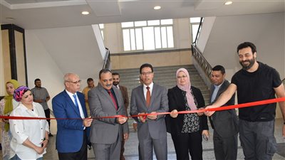 رئيس جامعة بنها يفتتح فعاليات معرض 