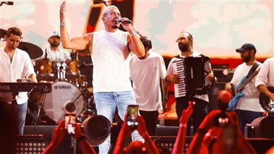 أين أغاني الهضبة؟، اختفاء ألبومات عمرو دياب من منصة أنغامي يثير الجدل