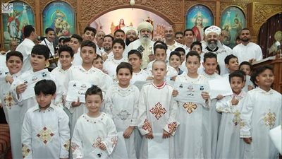 الأنبا ميخائيل يرسم شمامسة جددا ويدشن أواني في إيبارشية حلوان