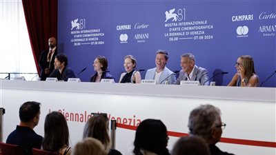 مهرجان فينيسيا، براد بيت وجورج كلوني في المؤتمر الصحفي لفيلم wolfs (صور)