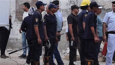 النيابة الإدارية تعاين موقع عقار الإسماعيلية المنهار (صور) 