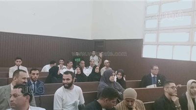 وصول أسرة طفل شبرا ضحية جريمة الدارك ويب لجلسة المحاكمة