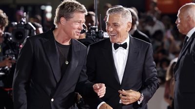 رقص الأبطال و4 دقائق تصفيق، كواليس عرض فيلم Wolfs في فينيسيا (فيديو)