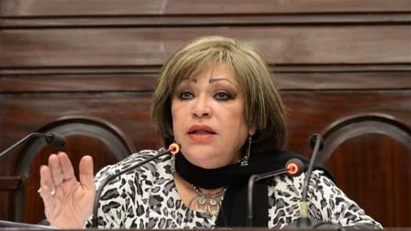 السفيرة منى عمر،