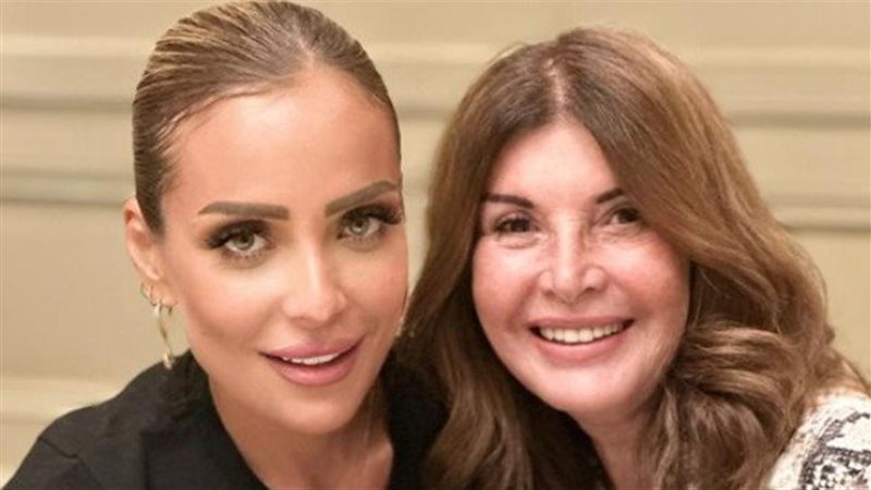مرفت أمين وريم البارودي,
