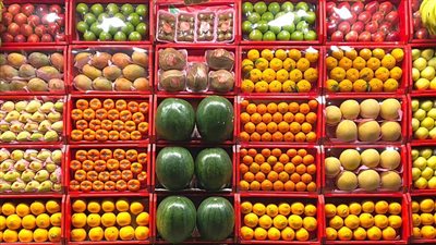 الخوخ بـ 50 جنيهًا، أسعار الفاكهة اليوم في سوق العبور