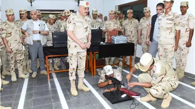 رئيس الأركان يتفقد مراحل التدريب بمعهد ضباط الصف المعلمين