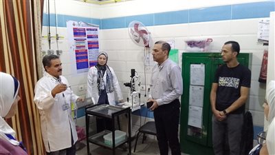 وكيل الصحة بالبحيرة يتفقد سير العمل بمستشفى الرمد في دمنهور 