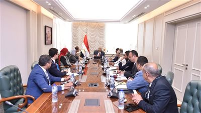 وزير العمل يلتقي وفدًا من بنك مصر لاستيفاء تعيين نسبة الـ5%