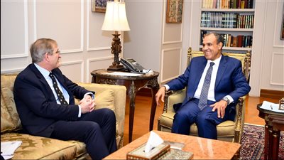 تعزيز التعاون وحشد الاستثمارات بالقارة الأفريقية، تفاصيل لقاء وزير الخارجية والمفوض البريطاني للتجارة (صور)