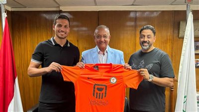 رسميا، البلعوطي يوقع للبنك الأهلي ثلاثة مواسم (صور)