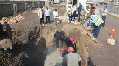 إصلاح كسر ماسورة مياه بزاوية غزال بدمنهور 