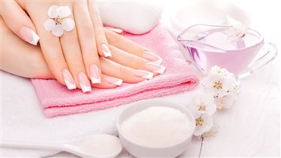 باستخدام زبدة الشيا وزيت الزيتون، أفضل الكريمات الطبيعية لترطيب اليدين