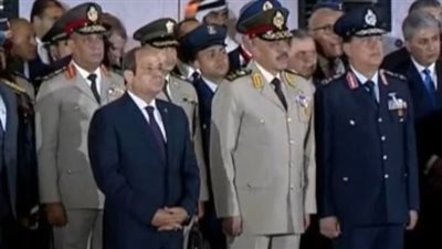 الرئيس السيسي يستمع لشرح عن معرض مصر الدولي الأول للطيران والفضاء (بث مباشر)
