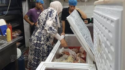 بيطري المنيا يضبط نصف طن لحوم فاسدة خلال حملة مكبرة (صور)