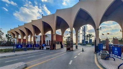 حقيقة استقبال جامعة حلوان طلابها الجدد بالمراجيح والزحاليق