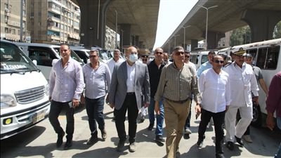 محافظ الجيزة يوجه بزيادة خطوط السرفيس بموقف المريوطية الجديد (صور)