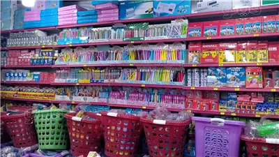 أسعار مستلزمات المدارس بالأسواق.. عروض وتخفيضات تصل لـ 25%.. الفلاسك بـ 520 جنيهًا واللانش بوكس 1100 جنيه 