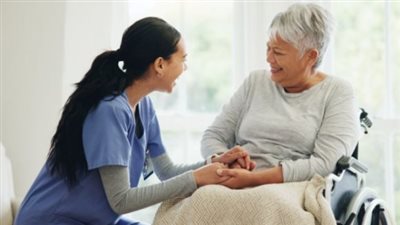 استبعدوها لمرضها، أستاذ بجامعة هارفارد يهاجم مدرسة تمريض رفضت طالبة متفوقة 