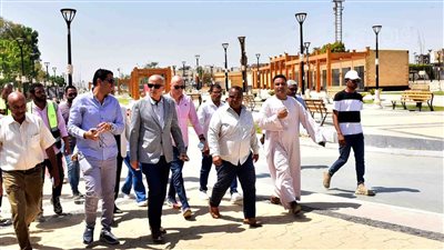 محافظ الأقصر يتابع تطوير كورنيش النيل بالبر الغربي (صور)