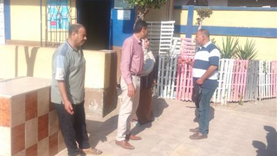 جهود مكثفة للوحدات المحلية بمركز الزقازيق فى أعمال النظافة ورفع المخلفات 