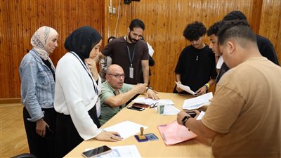 144 طالبا بالدبلومات الفنية يتقدمون بأوراقهم بمكتب التنسيق الفرعي بجامعة القناة (صور) 