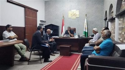 القمامة وجشع السائقين وبالوعات الأمطار، أبرز شكاوى المواطنين لرئيس حي الطالبية (صور)