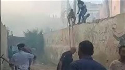 حريق في مبنى تابع لمديرية التعليم ببني سويف (فيديو)