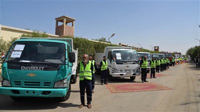 محافظ أسيوط يتفقد اصطفاف 60 سيارة ومركبة بعد رفع كفائتها (فيديو وصور)