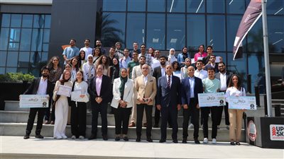 جامعة عين شمس تعلن فريق كلية الهندسة الفائز في مسابقة إعادة تصميم شعار الجامعة