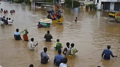 مصرع 72 شخصا في الفيضانات والانهيارات الأرضية بالهند 