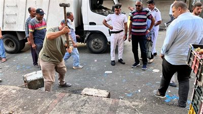 استمرار الحملات المكبرة لإزالة اشغالات الباعه الجائلين في الإسكندرية 