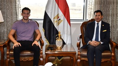 تفاصيل لقاء وزير الرياضة مع البطل الأوليمبي محمد السيد 