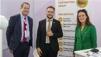 القائم بأعمال السفيرة الأمريكية تحضر معرض العلمين الأول للطيران 