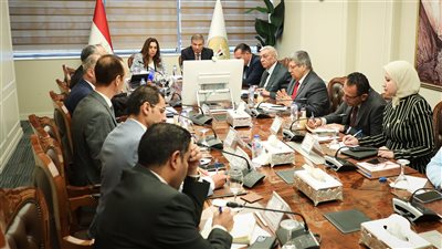 وزيرا التنمية المحلية والزراعة يعقدان اجتماعًا مع المحافظين لمتابعة عدد من الملفات المهمة 