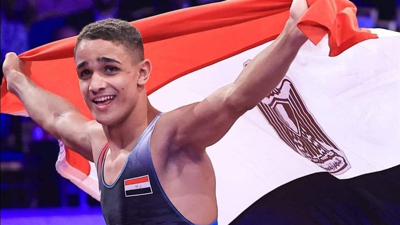 مصطفى حسين لاعب منتخب