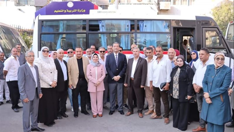 محافظ دمياط مع اعضاء
