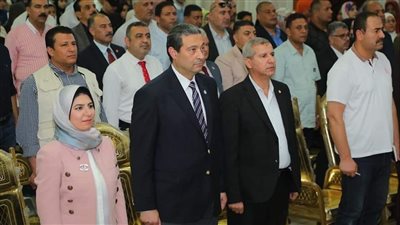 محافظ دمياط يُكرم أوائل الشهادات العامة والدبلوم الفني (صور)