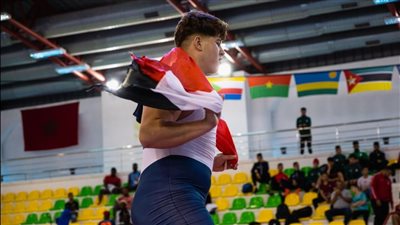 لاعب منتخب المصارعة يكشف حقيقة تجنيسه في أمريكا