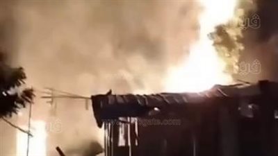 النار وصلت إلى عنان السماء، حريق هائل يلتهم مقهى بلديا بقرية المطاعنة جنوب الأقصر (صور)