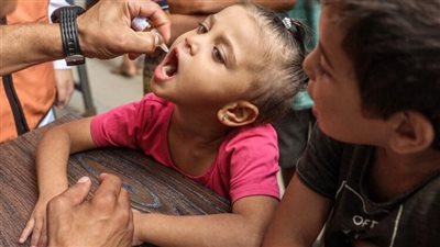 منظمة الصحة العالمية: نجاح المرحلة الأولى من حملة التطعيم ضد شلل الأطفال في غزة
