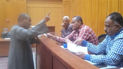 بحث 8 طلبات لمواطنين بإسنا في الأقصر 