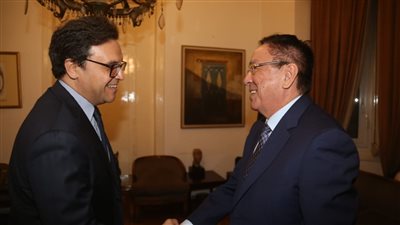 وزير الثقافة يلتقي سفير كازاخستان في مصر لبحث التعاون المستقبلي