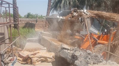 إزالة 11 حالة بناء بدون ترخيص في الأقصر (صور)