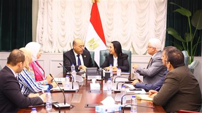 وزيرا التضامن والعمل يبحثان ضم العمالة غير المنتظمة في البناء إلى التأمين الصحي