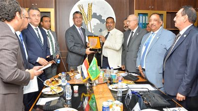 فاروق يوجه بانتظام توريد المكرونة بالمنظومة التموينية والحرة وتوافر الأرز بالأسواق