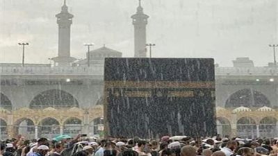 الأرصاد السعودية ترفع درجة الإنذار إلى اللون الأحمر في مكة المكرمة والمدينة المنورة